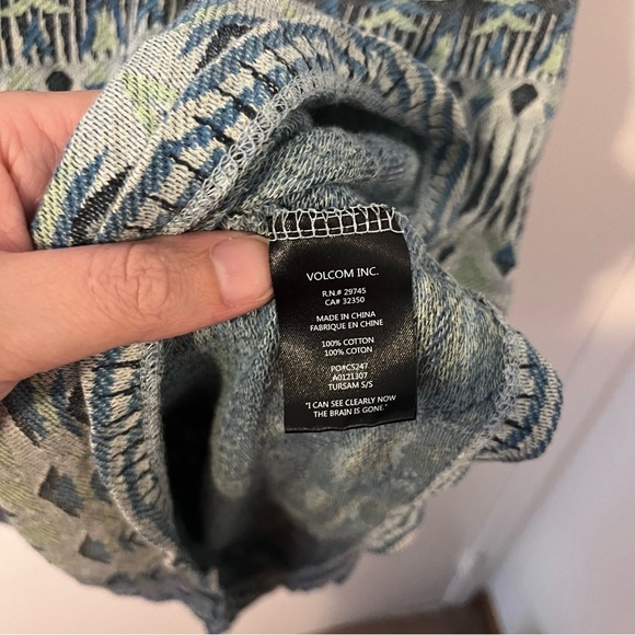 Volcom Knit Tee Men’s Large Blue Geometric Front Pocket - Picture 5 of 10